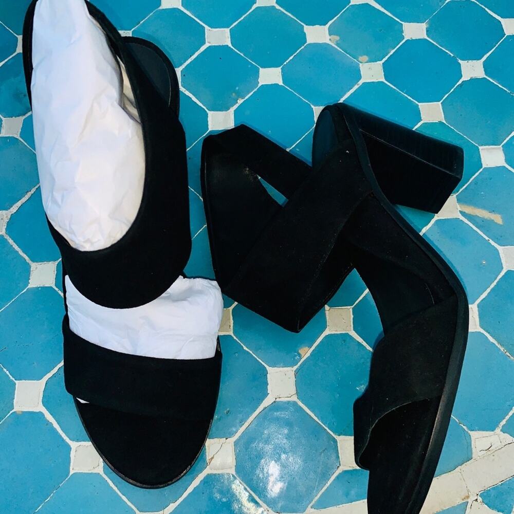 NEW IN BOX BERNARDO BLACK SUEDE HIGH HEEL SANDALS 8 - Picture 9 of 11